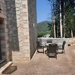τα πέτρινα στο σκεπαστό * 卡拉维塔
