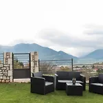 τα πέτρινα στο σκεπαστό 度假居 *