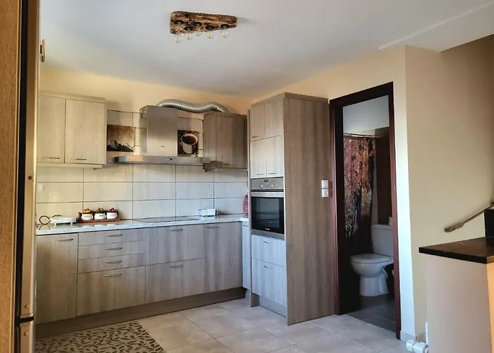 τα πέτρινα στο σκεπαστό * Калаврита