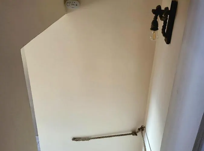 τα πέτρινα στο σκεπαστό Дом отдыха Калаврита