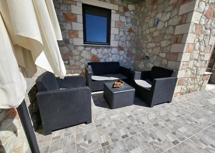 τα πέτρινα στο σκεπαστό *